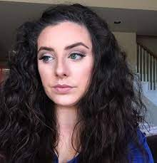 If you have long curly hair and are looking for the right way to style and cut them, you have come to the right place. 35 Most Alluring Hairstyles For Frizzy Hair