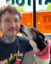 🌞 Big thanks to all my friends for making 2024 such a memorable year for  myself and Smile. Looking forward to making 2025 even better 🌞