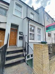 Find your ideal hotel in london. Property For Sale In Vicarage Park London Se18 Buy Properties In Vicarage Park London Se18 Zoopla