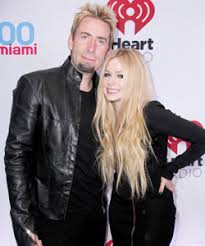 The nickelback frontman doesn't care about the world's opinion to his recent engagement to avril lavigne, and reveals the pair only started dating on july 1. Avril Lavigne Und Chad Kroeger Scheidung Womenweb De
