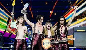 Måneskin 2/4 ⤥ victoria de angelis (bassist). Victoria De Angelis Wiki Height Age Boyfriend Family Biography More