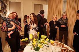 Back in 2012, gwyneth paltrow hosted her 40th birthday dinner at elio's on the ues. How To Throw An Intimate Dinner Party With Your Neighbor The New York Times