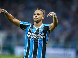 Clube da Série A abre negociação por Braithwaite, do Grêmio