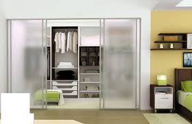 لغرفة نوم عصرية اختاري الخزائن ذات الابواب السحابة أنوثة Ounousa موقع الموضة والجمال للمرأة العربية