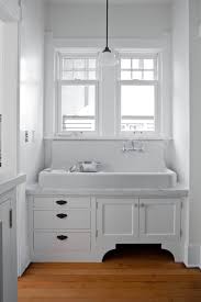 which faucet goes with a farmhouse sink?