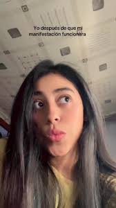 Al principio comienza medio chueca la manifestada