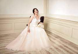 Die besten pinnwände von mode 2020 kleider abendkleider brautkleider & accessorize. Grosse Grossen Brautkleider Fur Kurvige Mollige Braute And Curvy Brides