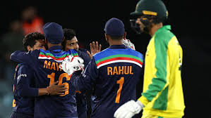 Fox sports australia is a cable and satellite television station from artarmon, new south wales, australia, providing sports news, talk and live coverage of sports events. Australia Cricket Vs India 2020 Third Odi Live Scores Start Time Online Stream How To Watch Weather Updates Cameron Green Debut Fox Sports