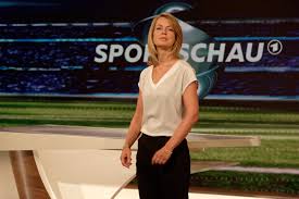 Sie ist nach monica lierhaus und jessica wellmer die dritte frau auf dieser position. Jessy Wellmer Lost Reinhold Beckmann Als Moderatorin Ab Fotografie Report