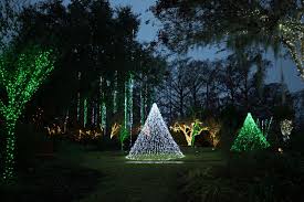 These Magical Christmas Towns Need To Be On Your Holiday Bucket List Christmas Town Christmas Tree Lighting Christmas Lights