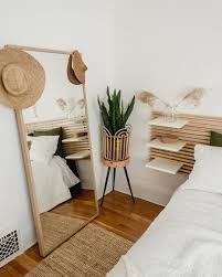 Jun 24, 2021 · apabila ingin mengoleksi tanaman ini, berikan ruang yang agak besar agar daunnya bisa mengembang indah dan memberikan kesan sejuk di sudut rumah. Tips Dekorasi Kamar Tidur Sempit Jadi Tampak Lebih Luas