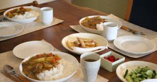 大盛りカレーのある食卓 レシピ 晩ご飯 カレー