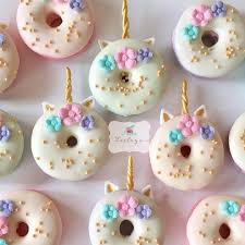 Pin By Natalie Van On Pcakes E Guloseimas Unicorn Donuts Unicorn Desserts Birthday Donuts