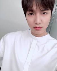 He mentioned song hye kyo as his ideal type. Lee Min Ho Height Age Bio Net Worth Family Facts Lee Min Ho Photos Lee Min Ho Biography Lee Min Ho