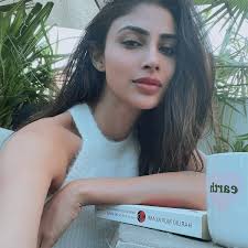 Here is mouni roy's debut song! Mouni Roy Roymouni Twitter