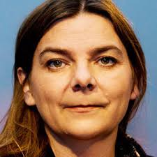 Leaders rush to defend FE from Sir Michael