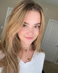 Madi ASMR - Free pics, galleries & more at Babepedia