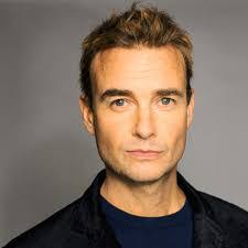 Victoria Robin's Instagram, Twitter & Facebook