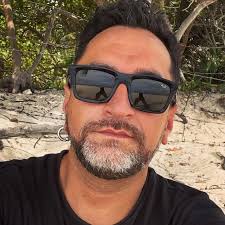 Ahhh me falto el dependexque no contesta las preguntas del Kakast