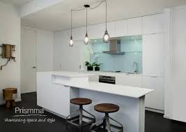 Features For A Sleek Modern Kitchen