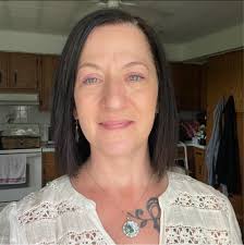 How to find a friend for a single, wingless hen in Fayette county?