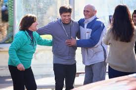 Habían tratado de politizar la vacuna, entonces dije que iba a destinar 100 vacunas para que vean que no es están ensuciando a mi esposa, nadie le ofreció a sarlo una vacuna debajo de la mesa, mi esposa no habla con ella hace 20 años. Kicillof El Economista Sin Corbata Que Busca Hacer Pie En La Provincia Diarios Bonaerenses
