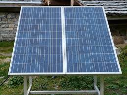 Die größe der dachfläche des gartenhauses, die mit modulen bebaut werden soll, entscheidet ebenso darüber wie die geräte, die mit der anlage betrieben werden sollen. Solaranlage Fur Den Garten Alles Im Detail Von á… Solaranlage Fur Haus Und Garten á… Sonnenenergie Nutzen Durchgeh Solar Panels For Home Solar Installation Solar
