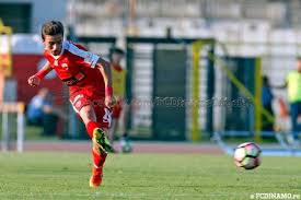 Mulţi au spus că e un lucru rău astfel, cel mai ieftin, la peluze, costă 15 lei, iar cel mai scump, la tribuna oficială, 200 de lei. F C Dinamo Bucuresti Publicaciones Facebook