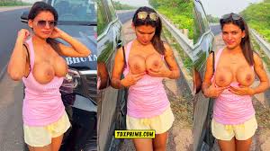 Resmi Nair Flaunts Her Boobs On A High Way Road - Naijapornsite