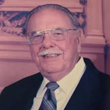 Eldred Pierce's Instagram, Twitter & Facebook