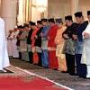 Sebagai hukum mengikat pemerintah, lembaga negara, lembaga masyarakat hal ini membuktikan bahwa ada perubahan kedaulatan rakyat yang tadinya dilakukan sepenuhnya oleh mpr, khusus untuk memilih presiden. 1