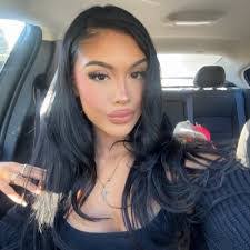 Hannah Humphries's Instagram, Twitter & Facebook