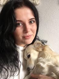 Da er endelig flokken utvidet og den ene stjerna som skal introduseres, er  Andrea🌸 Andrea er assistent ved klinikken. Hun er dyrekjær, erfaren med  stell og hold av alt fra hund, katt,