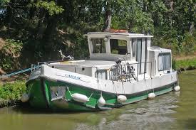 Vente de pénichette ® & bateaux sans permis d'occasion 5 bonnes raisons d'acheter une pénichette ® d'occasion Locaboat Penichette 935 Mieten Franzosische Kanale