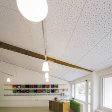 Concernant les lambris de plafond, les isolants réduits sont les mieux adaptés tandis que pour les plafonds rampants ou les faux plafonds, un isolant important est recommandé. Gamme Knauf Danoline Unity 8 15 20 Ceiling Interior Design Design