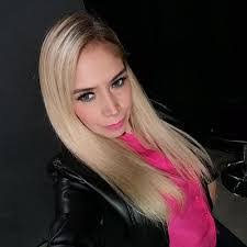 Lili Sanchez's Instagram, Twitter & Facebook