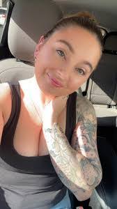 Analisa Pena's Instagram, Twitter & Facebook