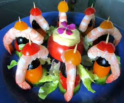 Découvrez notre délicieuse recette de crevette ananas pour l'apéro, délicieusement dorée. Recette Brochettes Aperitives De Crevettes Roses