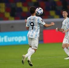 Последние твиты от selección argentina (@afa_seleccion). Julian Alvarez El Sonador Que Debuto En La Seleccion Con Su Idolo Messi Su Historia Y Los Numeros Que Explican Su Presente
