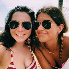 Ellie Jennett (@E_Jennett)