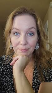 Karen Mayse's Instagram, Twitter & Facebook