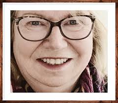 Carole Glass's Instagram, Twitter & Facebook