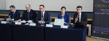 Kolejne polskie gminy przyjmują uchwały, które wiążą stawki opłaty za wywóz odpadów komunalnych z ilością zużytej wody. Ordo Iuris Przygotowalo Pakiet Ustaw Ktory Ma Chronic I Wzmacniac W Polsce Rodzine I Malzenstwo Radiomaryja Pl