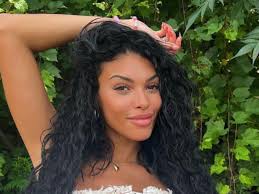 Koralie-Maya d'OD est en couple et partage une 1re photo avec son amoureux 