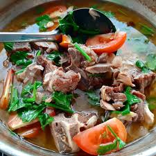 Sedangkan sedotan untuk menyeruput sumsum dalam tulang kaki lembu yang rasanya maknyus banget lho! Resipi Sup Tulang Sambal Kicap Paling Power