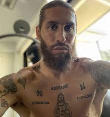 ראמוס התרומם מעל כולם, ונגח לידיים של הארט. One ×ž×¡×¤×¨ 1 ×'×¡×¤×•×¨×˜