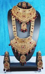 Gold Finish Maroon Traditional Indian Bollywood Bridal Jewelry Set 8 Pieces Ebay Bridal Jewelry Collection Bridal Jewellery Indian Bridal Jewelry