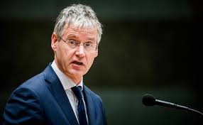.klamer en fidan ekiz stoppen per direct met het presenteren van 'de vooravond' op bnnvara. Slob Aanvaring De Vooravond En Nos Geen Fraaie Figuur Villamedia