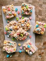 Lucky Charms Rice Krispies Bar - Kelseys Food Reviews