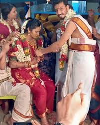 Anandha kannan is a television host from the popular broadcasting sun network. Super Singer Vikram Marriage And Honeymoon Photos Goes Viral On Social Media Thenewscrunch